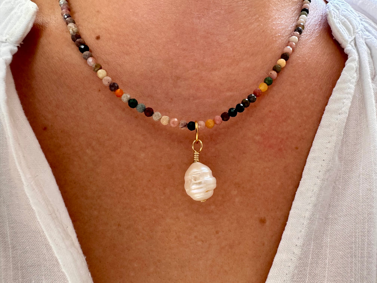 Halskette mit 3 mm Jaspis-Perlen & Barockperle