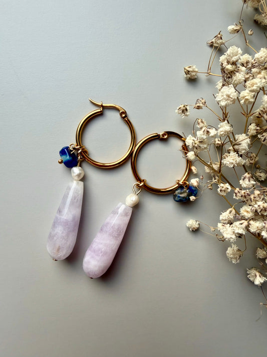 Stone Drip – Vergoldete Creolen mit Edelstein-Tropfen & Perlen – handgefertigt