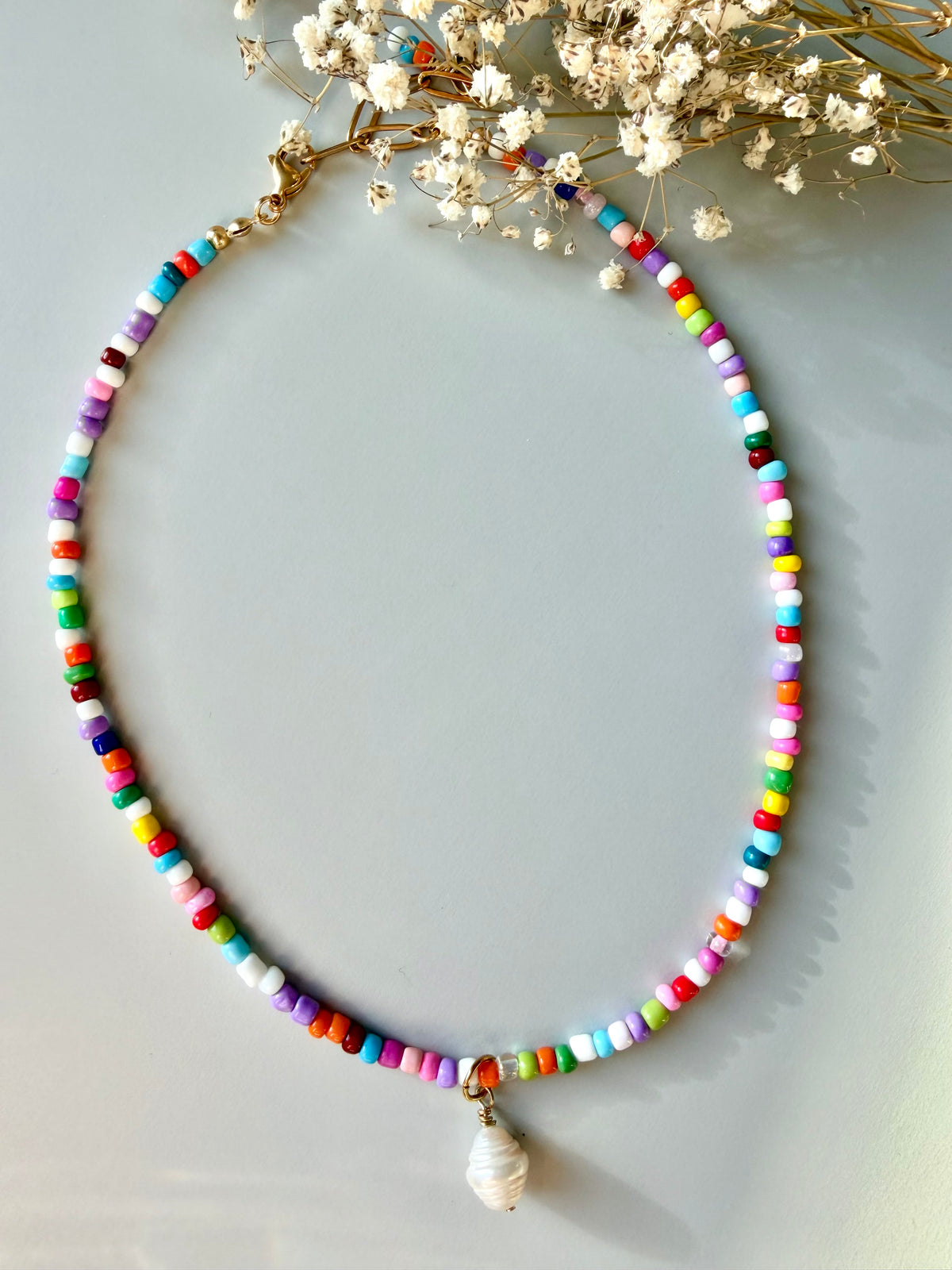 Bunte Miyuki-Perlenkette mit Barockperlen-Anhänger – Ansicht 3