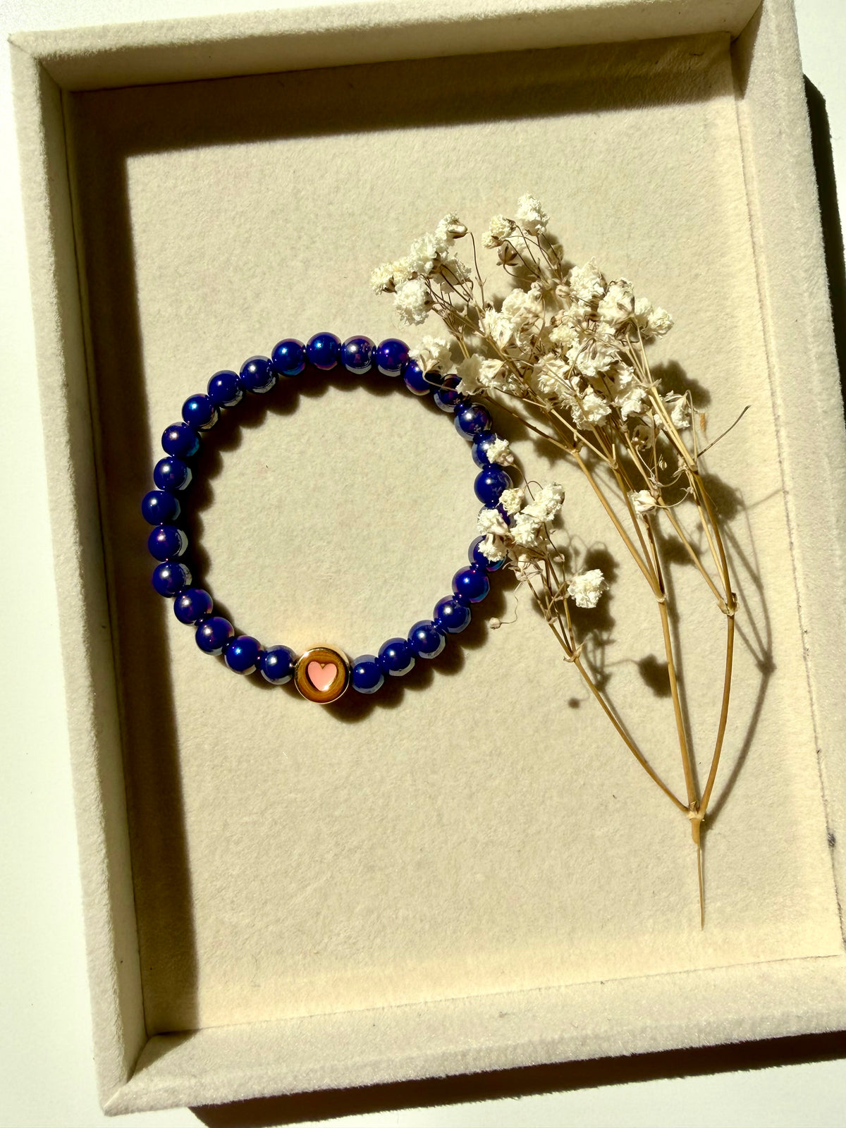 Glass Heart – Armband mit bunten Glasperlen und Herz-Motiv – Ansicht 5