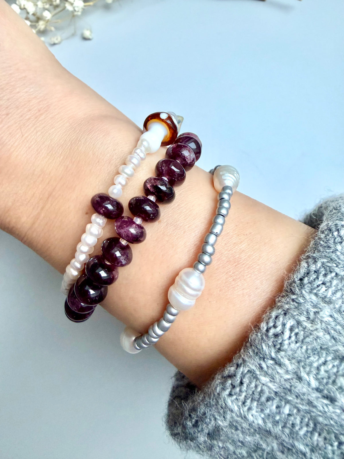 Mushroom Pearl – Süßwasserperlenarmband mit Pilzmotiv – Ansicht 3