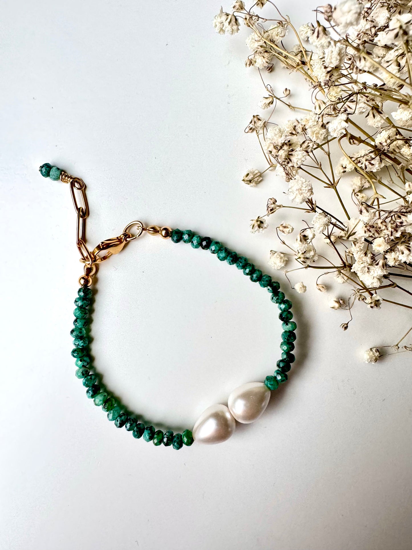 Turquoise Pearl – Armband mit Türkis & Süßwasserperlen – handgefertigt