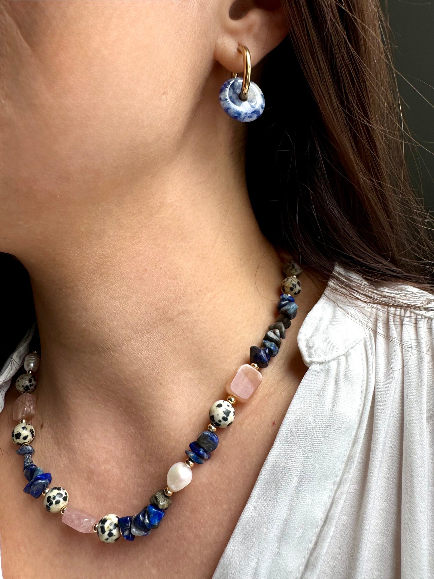 Edelstein-Halskette mit Lapislazuli, Dalmatiner-Jaspis & Rosenquarz