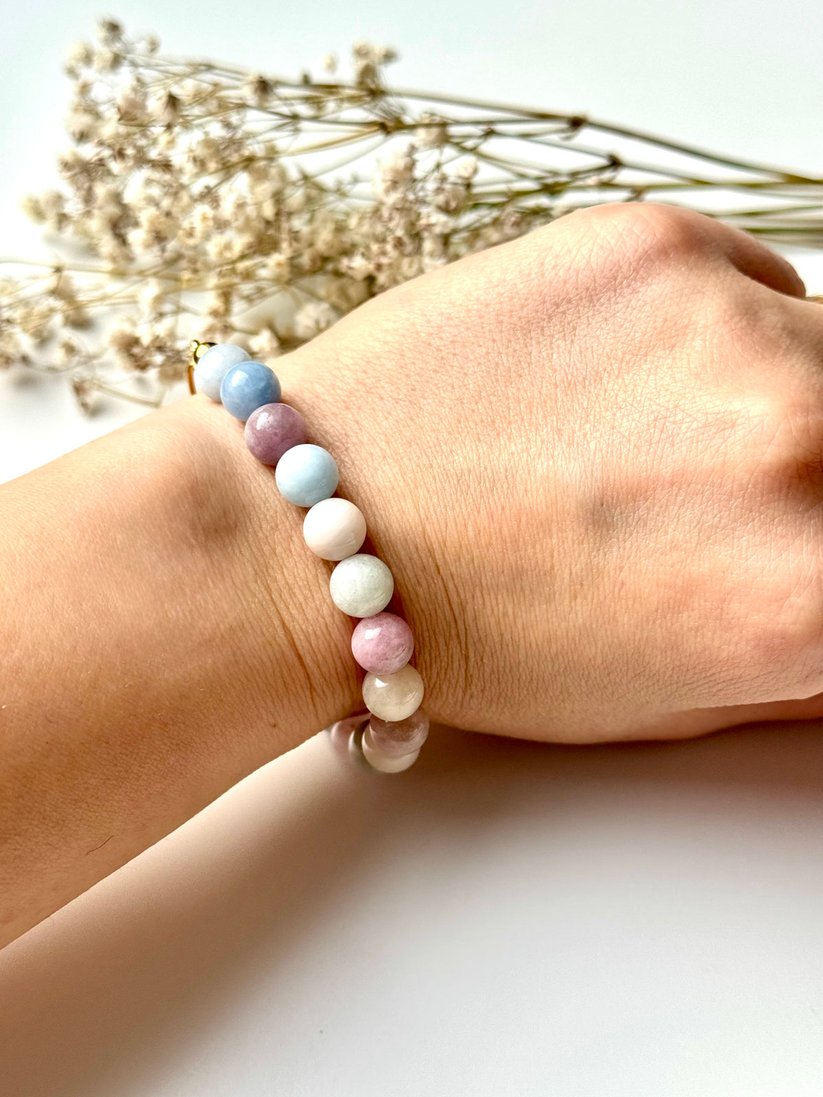 Bubble – Armband aus Morganit-Edelsteinen mit vergoldeten Details – Ansicht 3