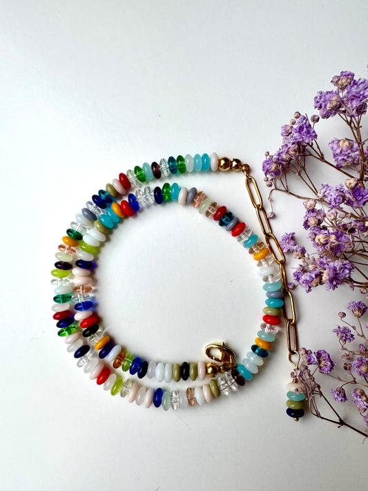 Colorful Bead Necklace – Halskette mit bunten Glasperlen und 18k vergoldeten Details