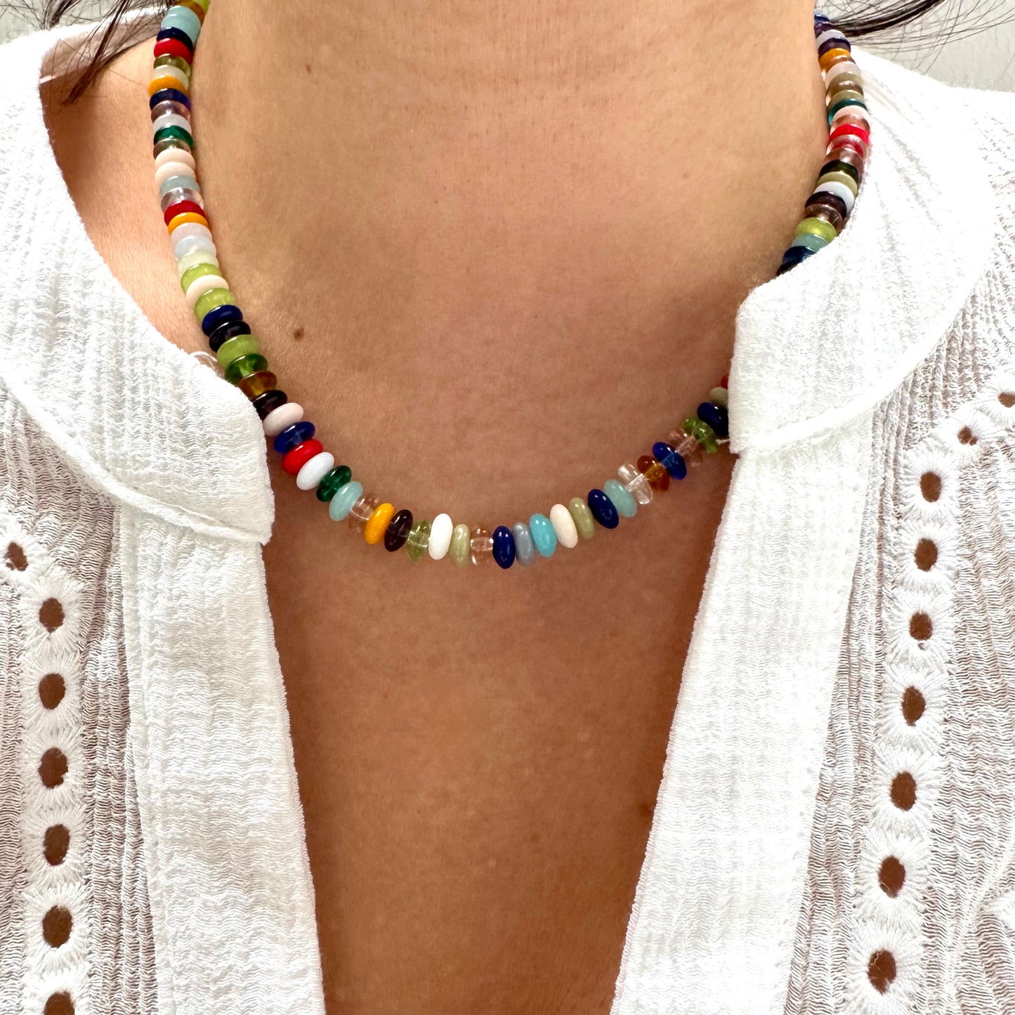Colorful Bead Necklace – Halskette mit bunten Glasperlen und 18k vergoldeten Details