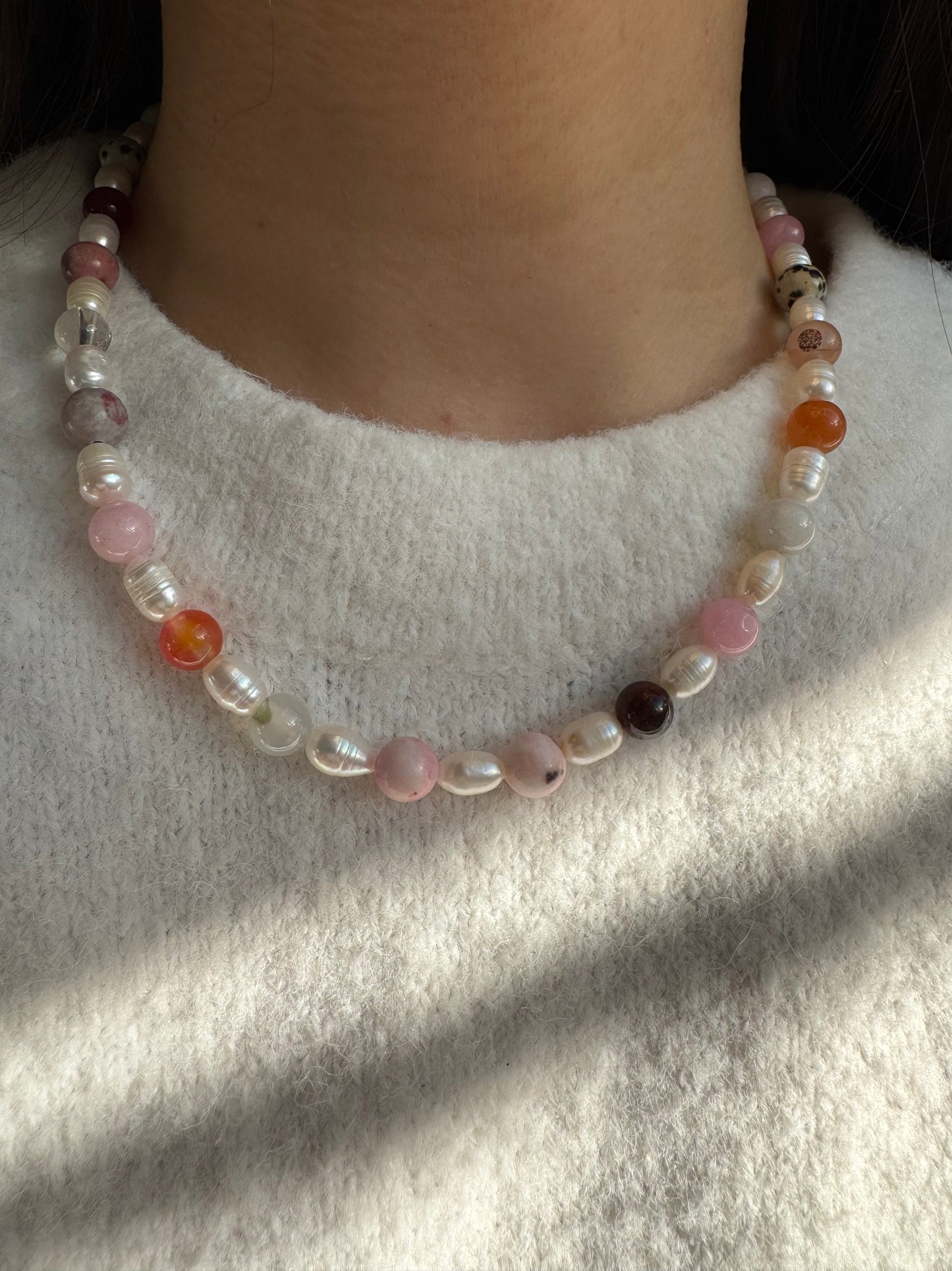 Rosa Edelstein-Halskette • Süßwasserperlen & 18k vergoldet