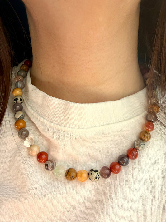 Earth Muse – Edelstein Halskette mit Jaspis, Achat & Natursteinen – handgefertigt