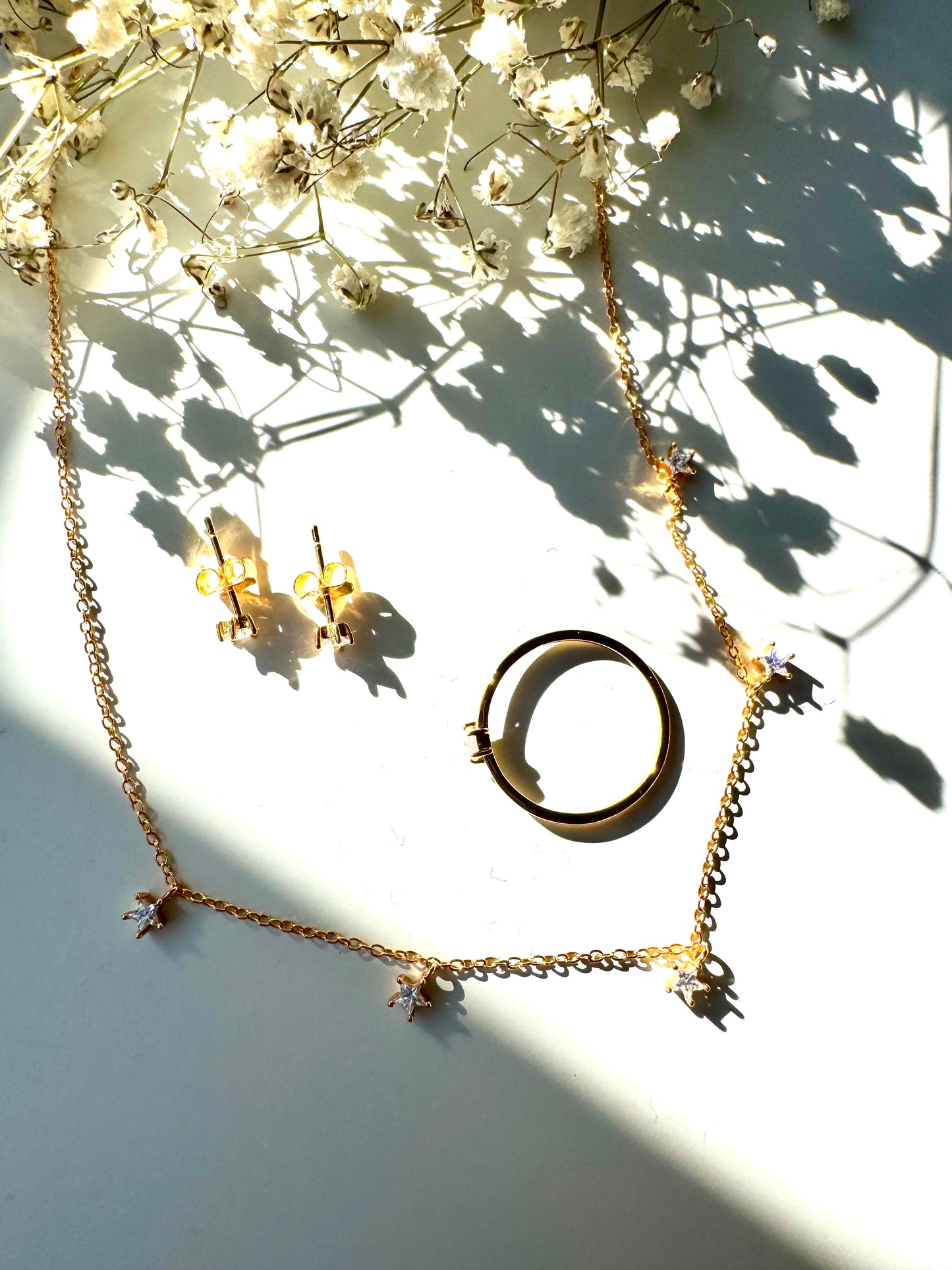 Star Glow – Star necklace made of 925 silver – 18K gold plated – delicate chain with sparkling cubic zirconia stars