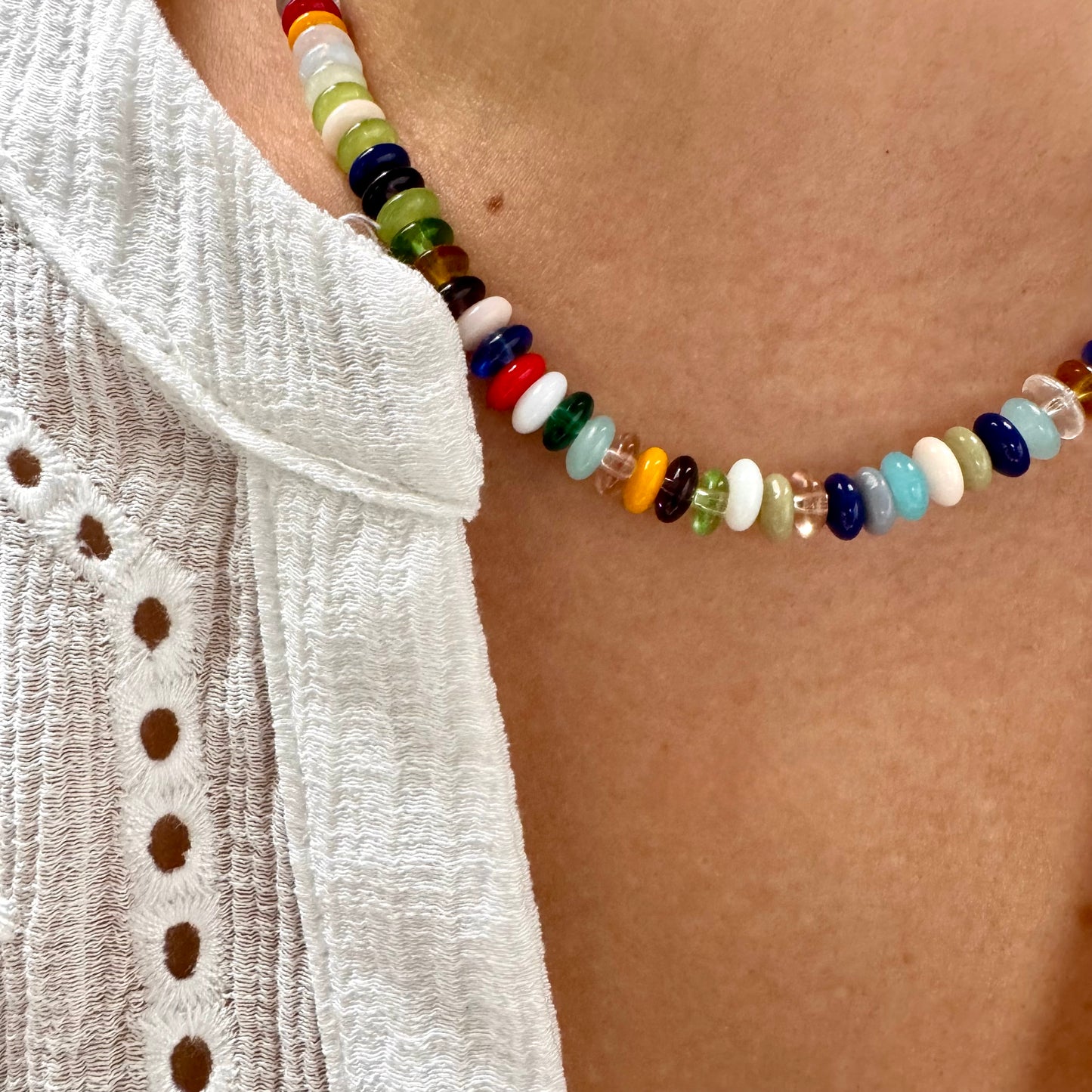 Colorful Bead Necklace – Halskette mit bunten Glasperlen und 18k vergoldeten Details