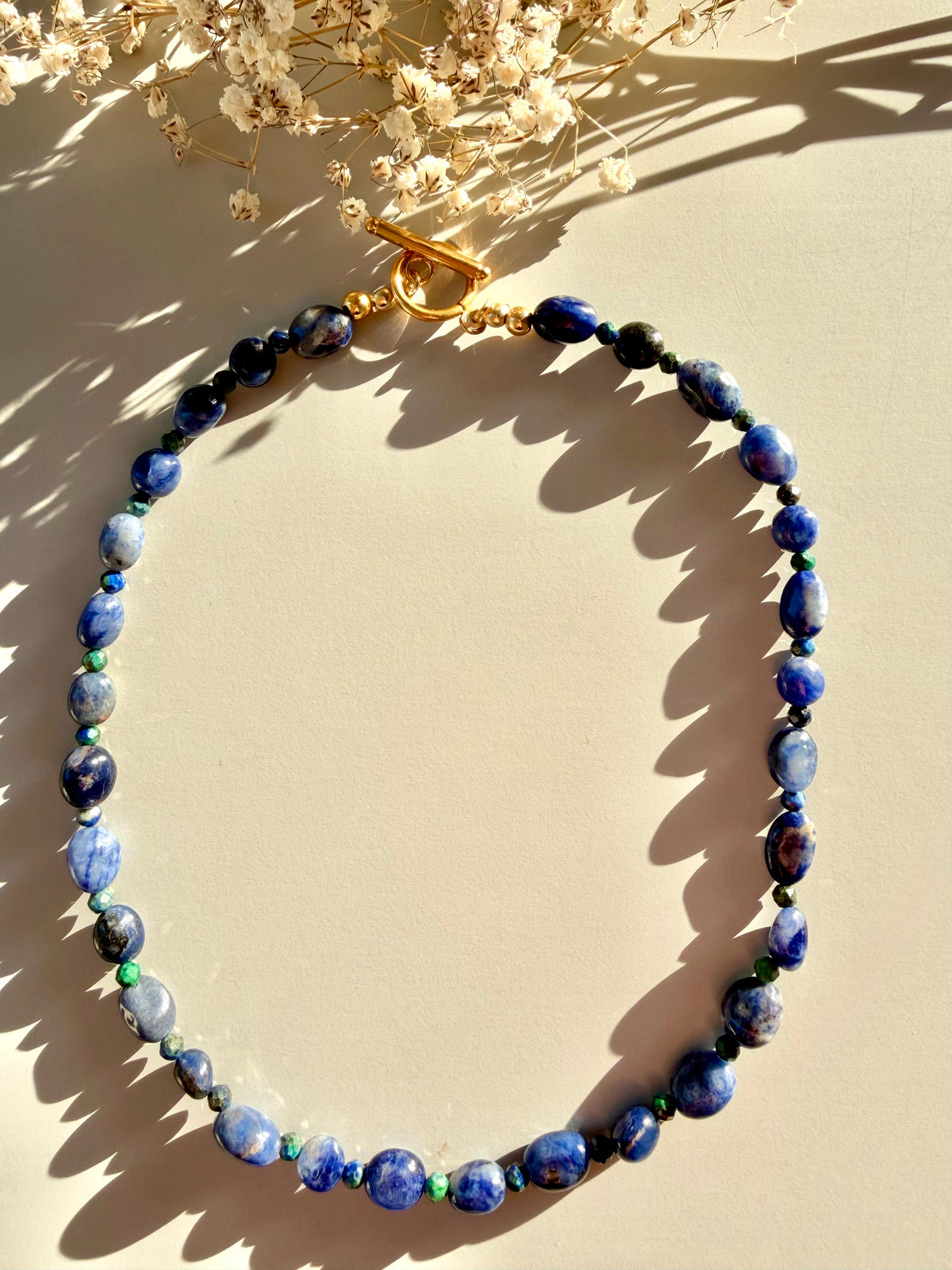Blue Depths – Halskette mit Sodalith und Lapislazuli – Ansicht 3