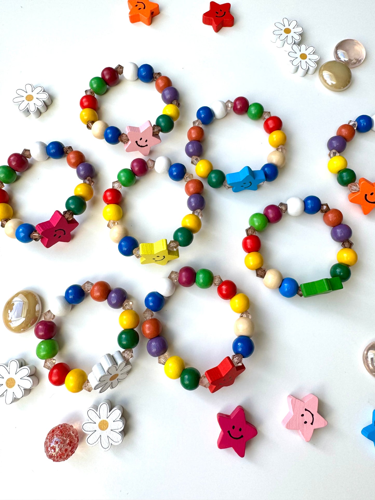 Buntes Kinderarmband mit Holz- & Kristallperlen – handgefertigt