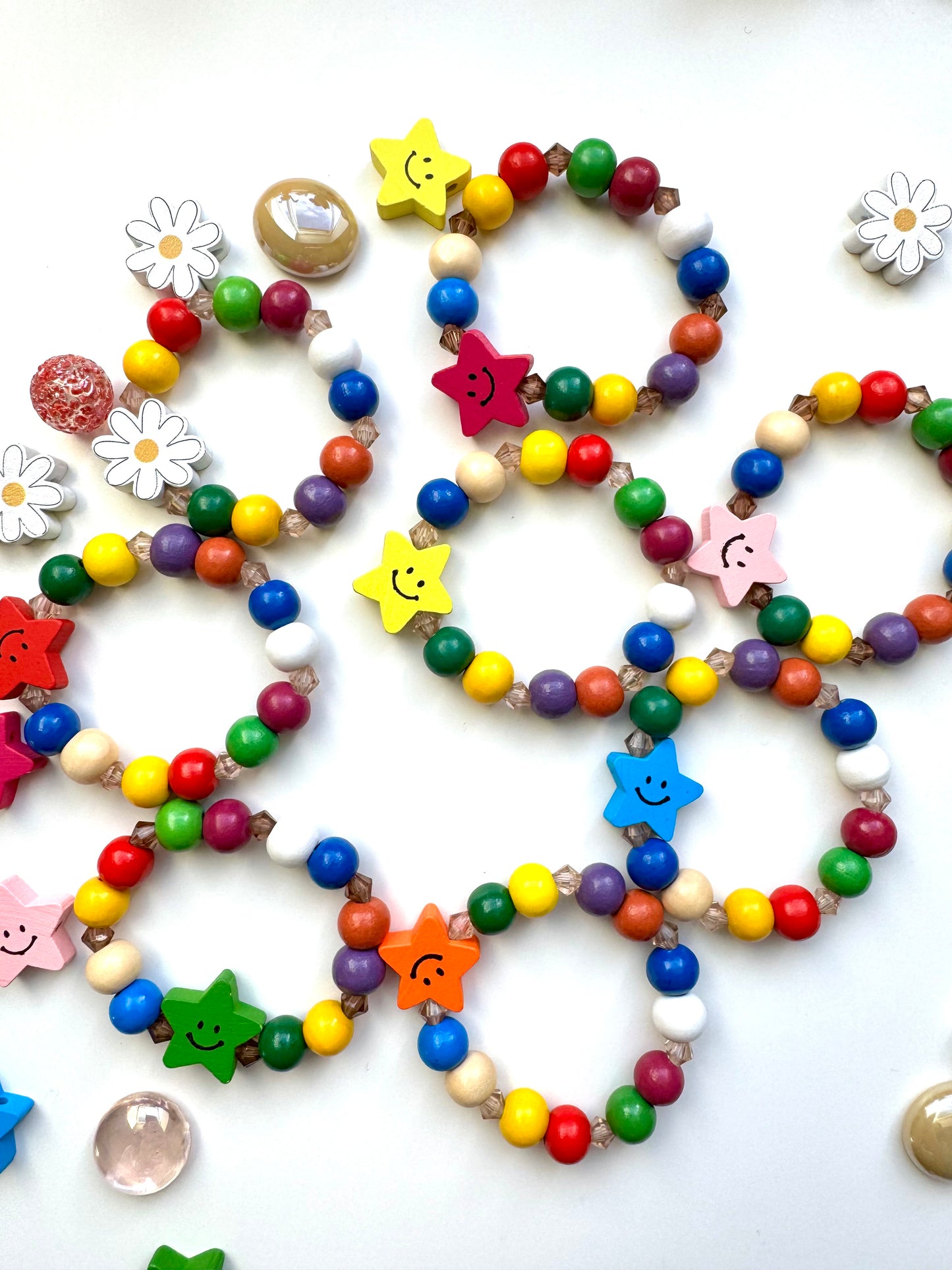 Buntes Kinderarmband mit Holz- & Kristallperlen – handgefertigt