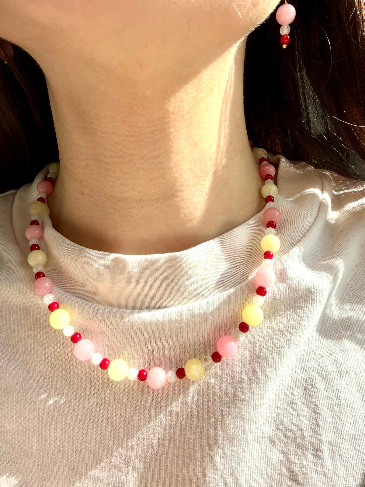 Blush Candy – Halskette mit Morganit, Mondstein und Koralle – Ansicht 3