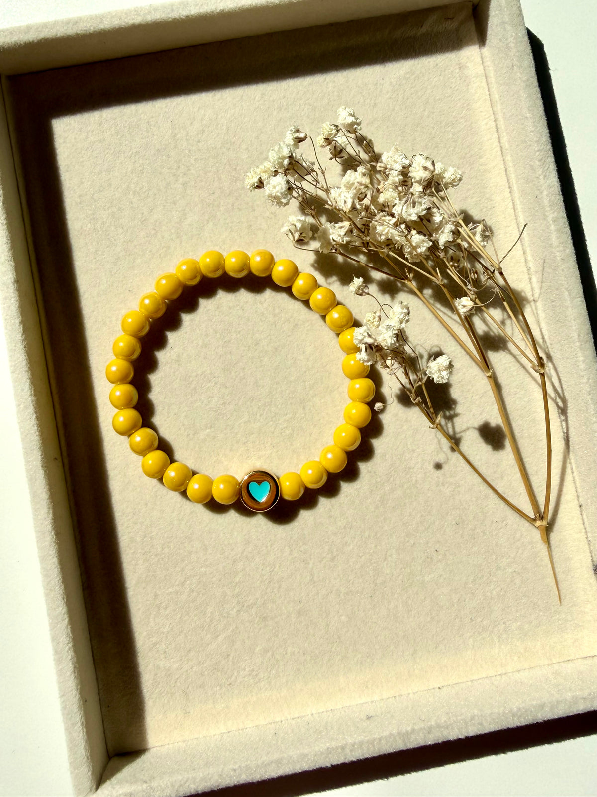 Glass Heart – Armband mit bunten Glasperlen und Herz-Motiv – Ansicht 7