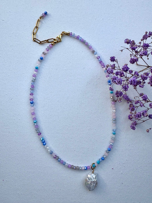 Pastellfarbene Edelstein-Halskette mit Barockperle • 4 mm Perlen