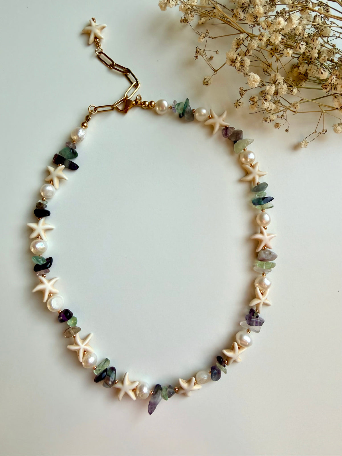 Edelsteinkette mit Seesternen, Süßwasserperlen und Natursteinmix