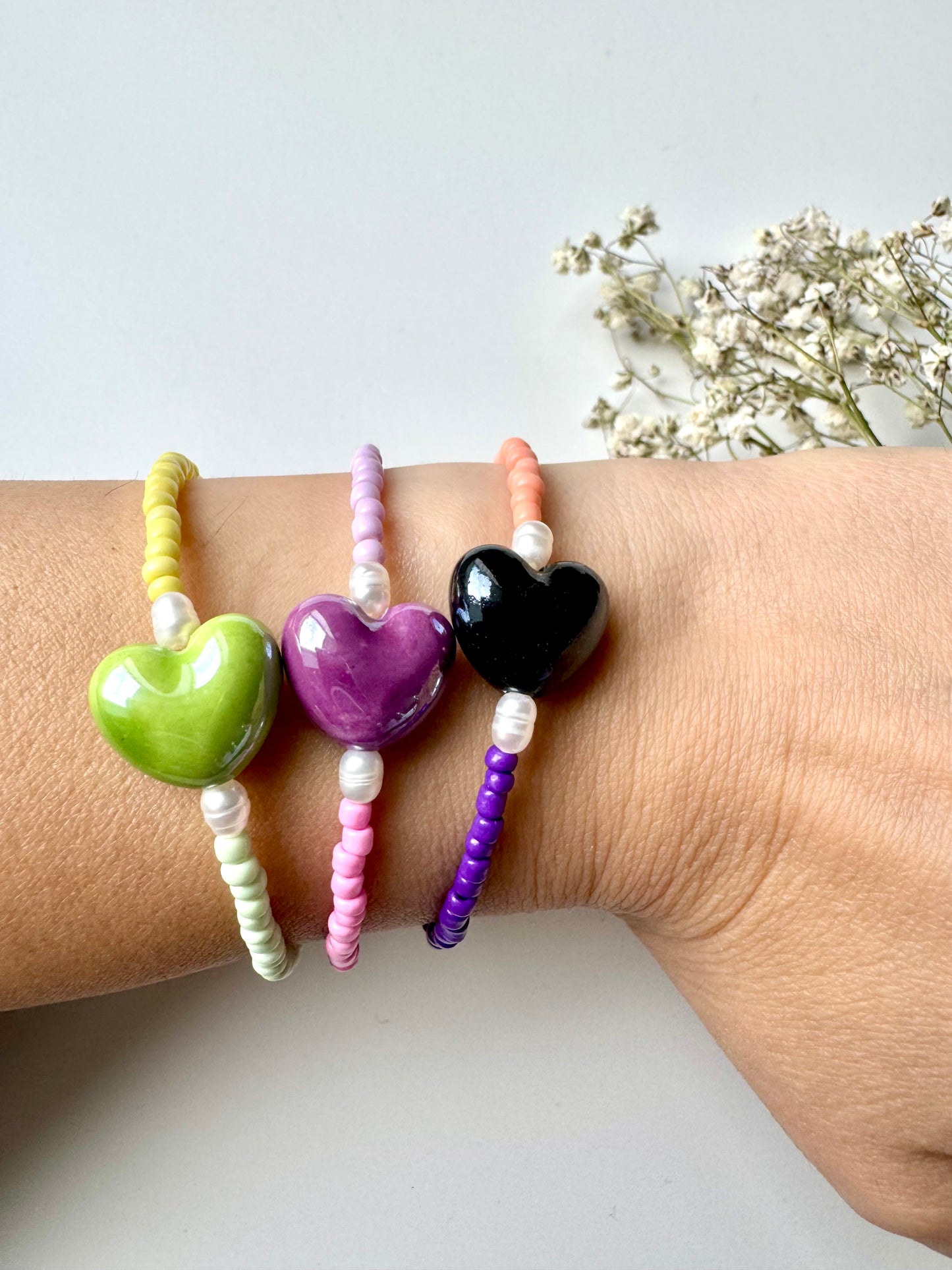 Miyuki Armband mit Keramikherz in Apfelgrün – handgefertigt