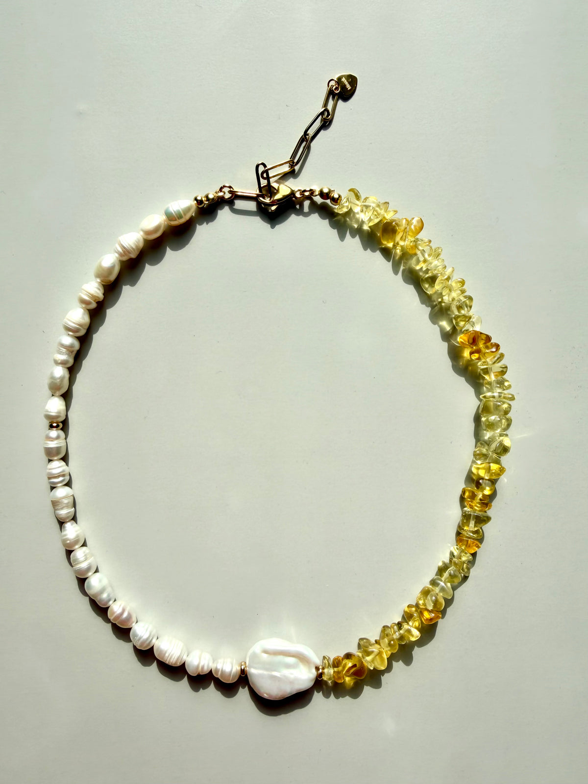 Citrine Sun – Halskette mit Citrin und Süßwasserperlen