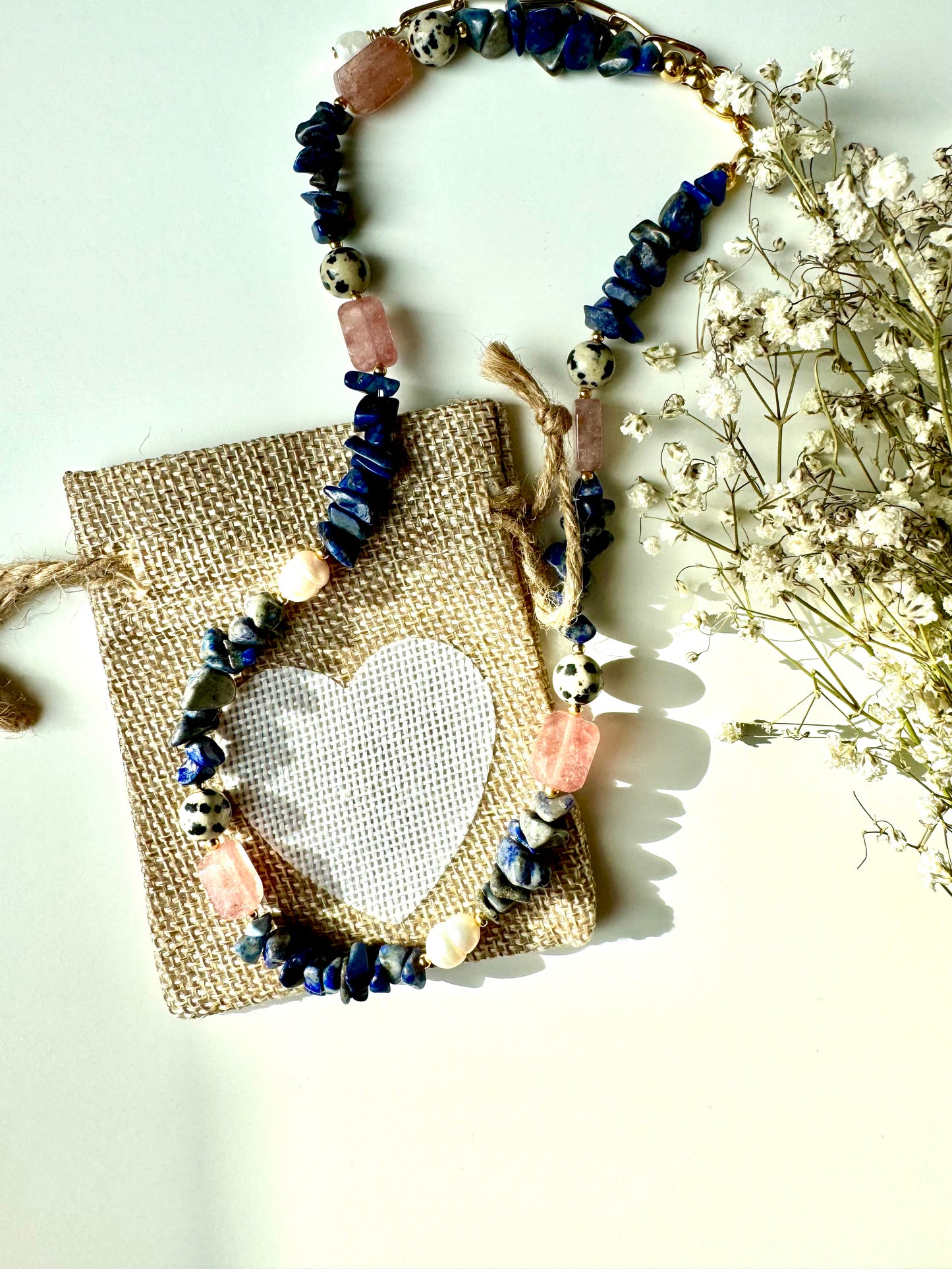 Edelstein-Halskette mit Lapislazuli, Dalmatiner-Jaspis & Rosenquarz