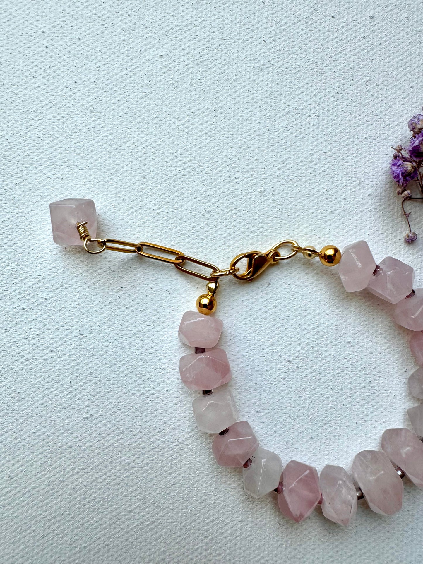 Chunky-Armband aus facettiertem Rosenquarz
