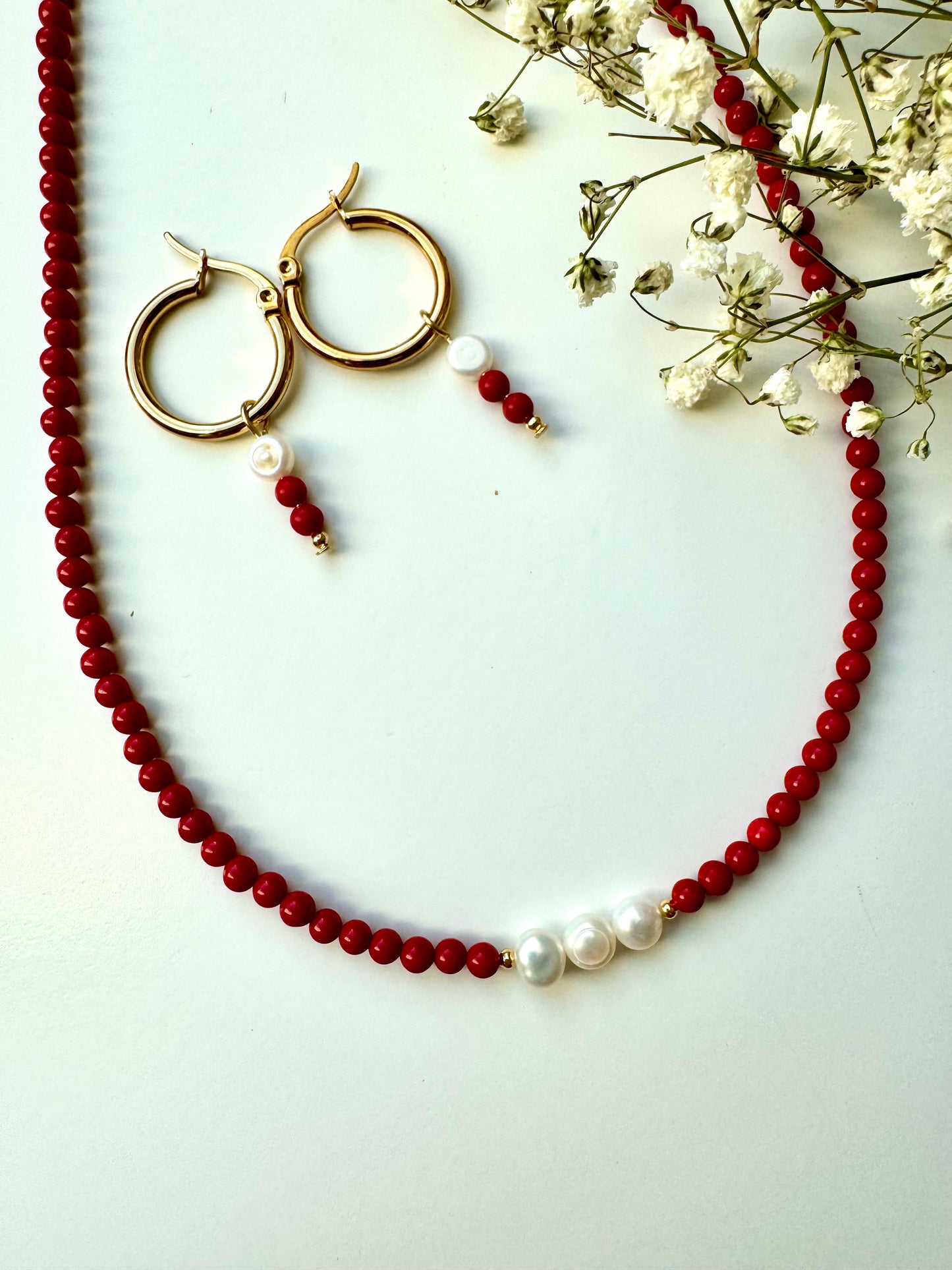 Delicate coral hoop earrings with freshwater pearls & golden details – handmade