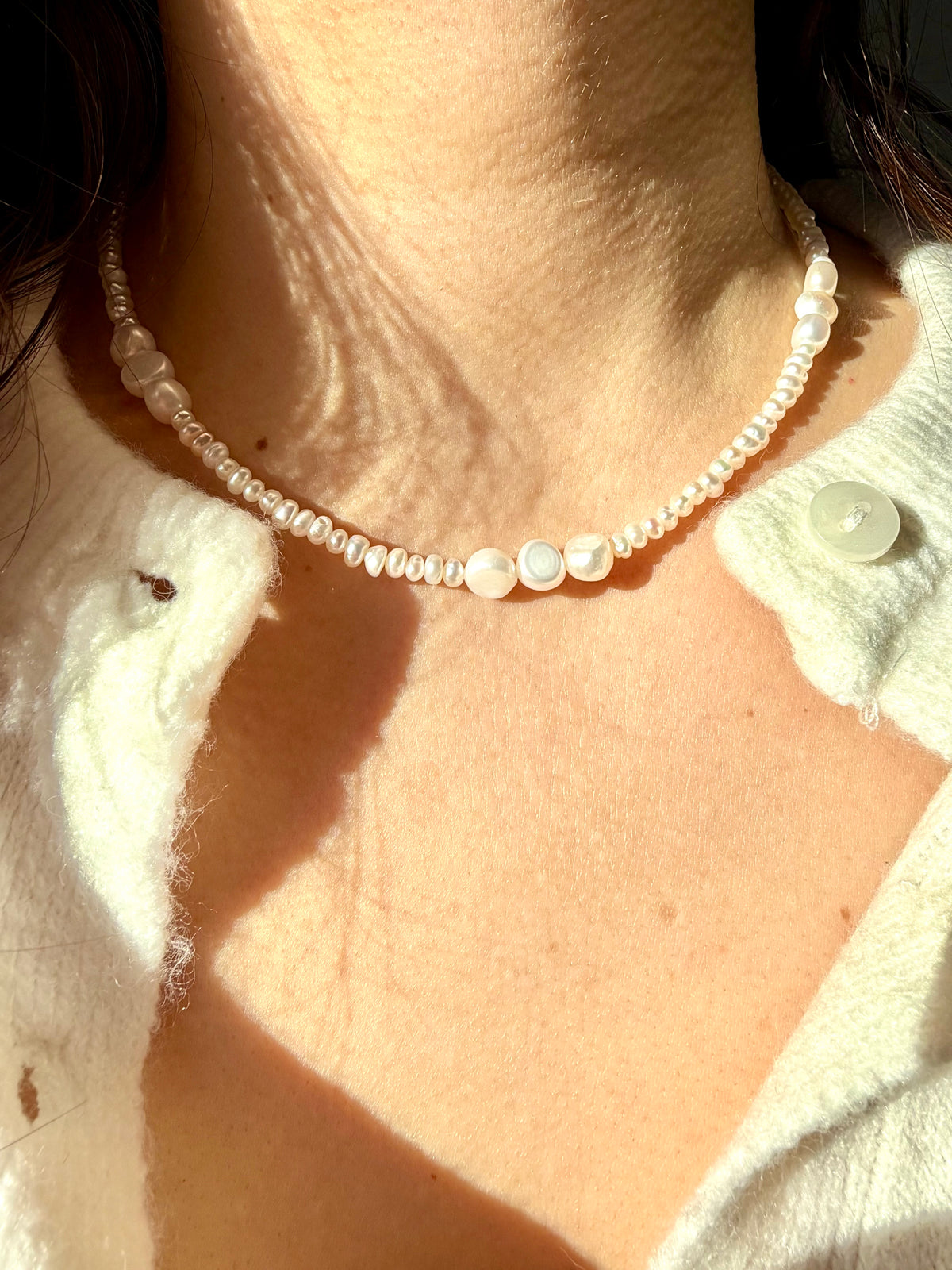 Pearl Essence – Süßwasserperlen Kette mit goldener Gliederkette – Ansicht 2