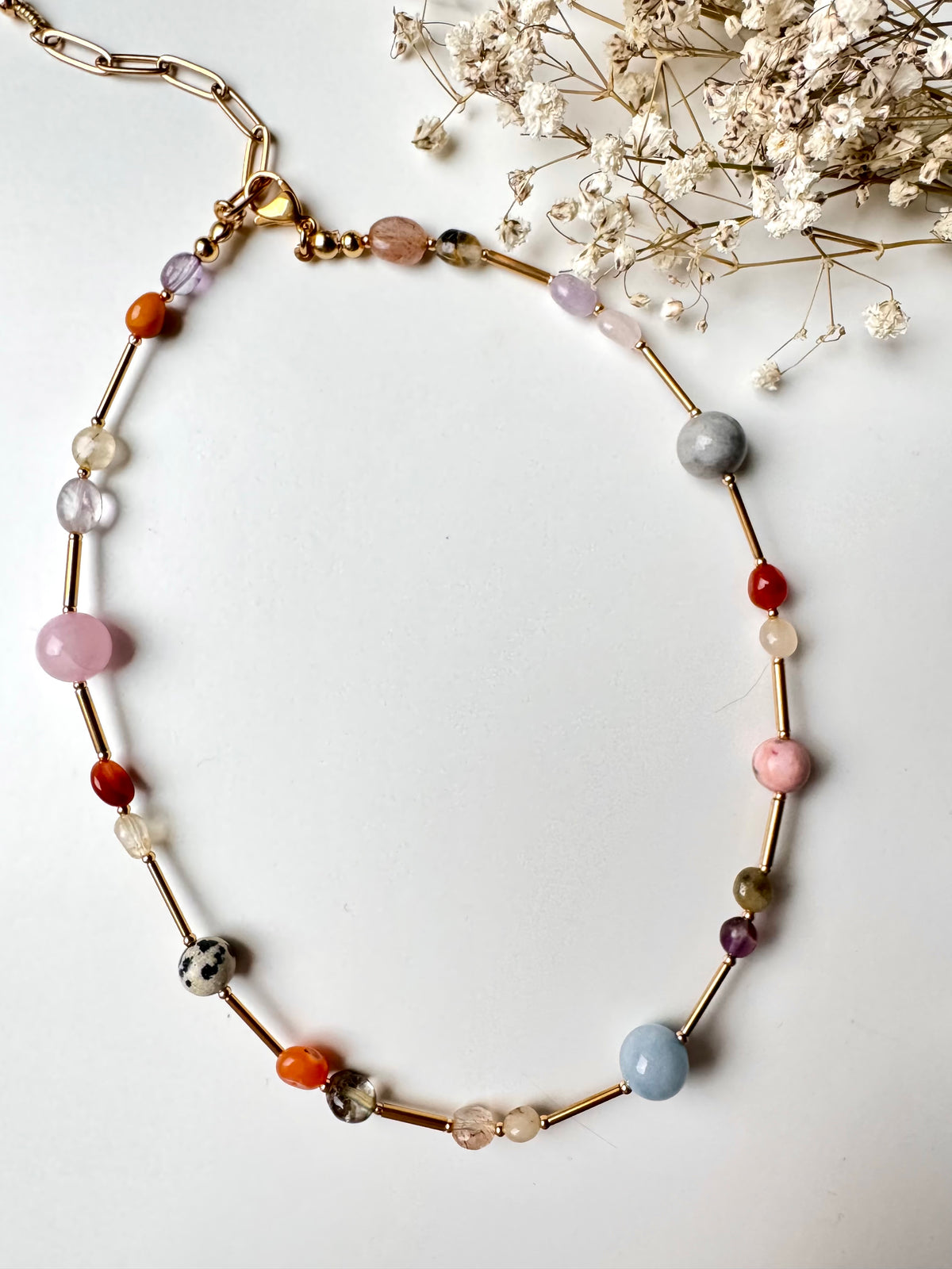 Color Bliss – Halskette aus bunten Edelsteinen mit vergoldeten Details – Ansicht 11
