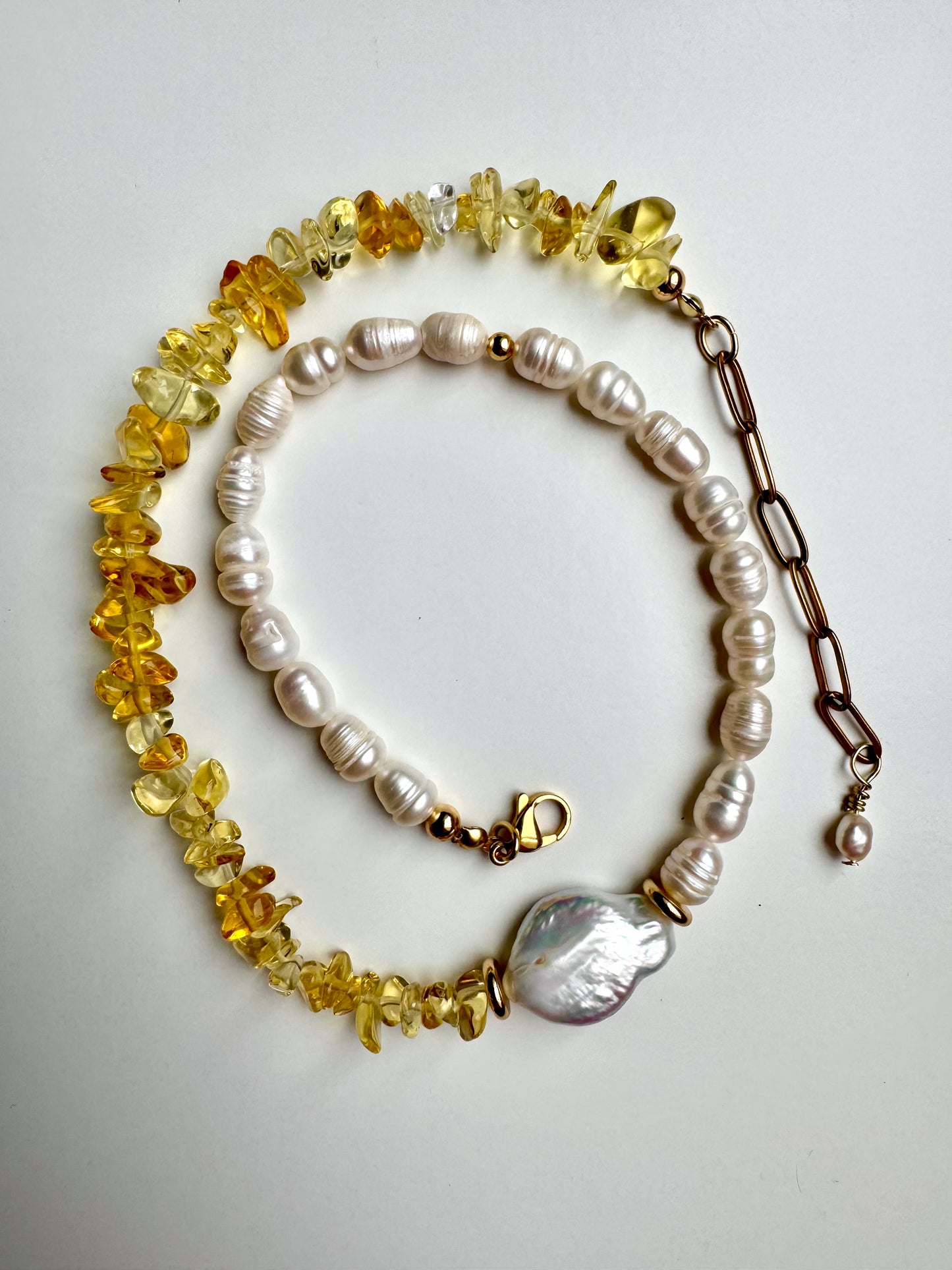 Halskette mit Citrin & Süßwasserperlen • Barockperle & Goldakzente • 18k vergoldet