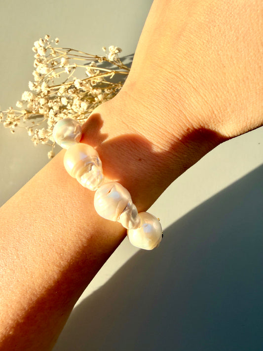 Golden Baroque – 18 k vergoldetes Armband mit barocken Süßwasserperlen – handgefertigt