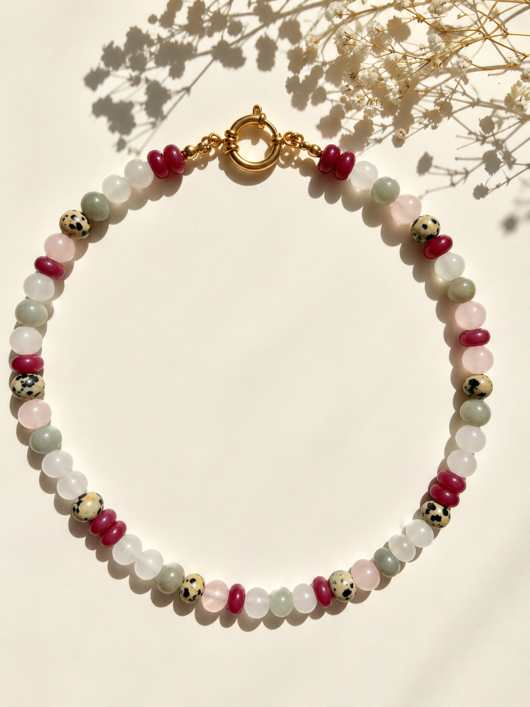 Berry Bloom – Edelstein Halskette in Rosé- und Beerentönen