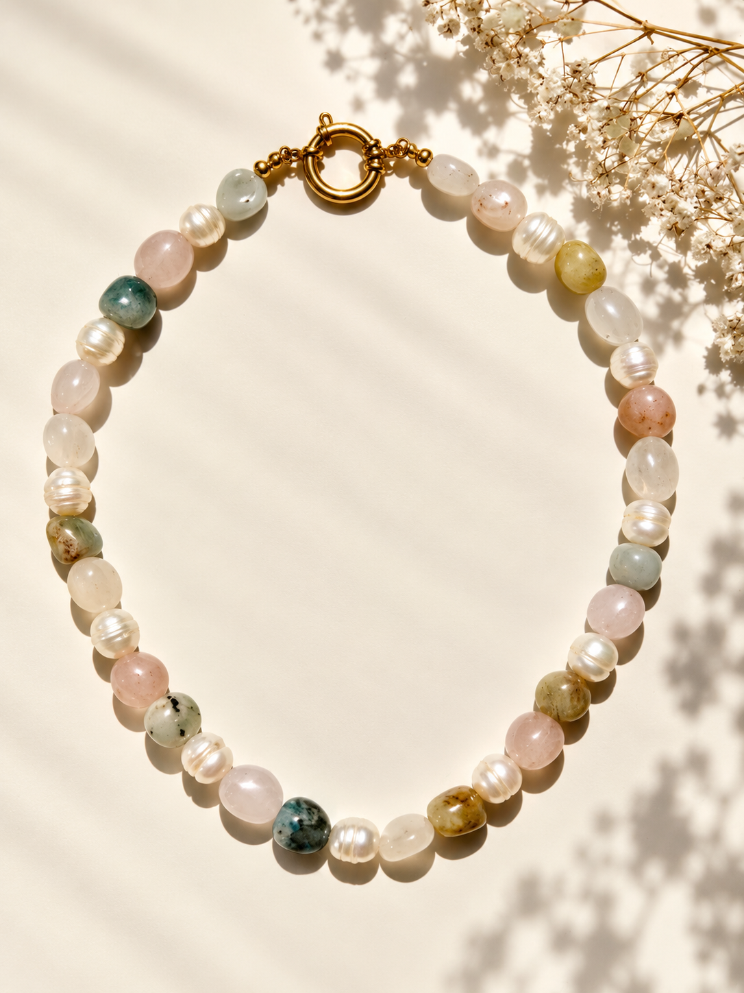 Aura Pearl – Naturstein Halskette mit Süßwasserperlen