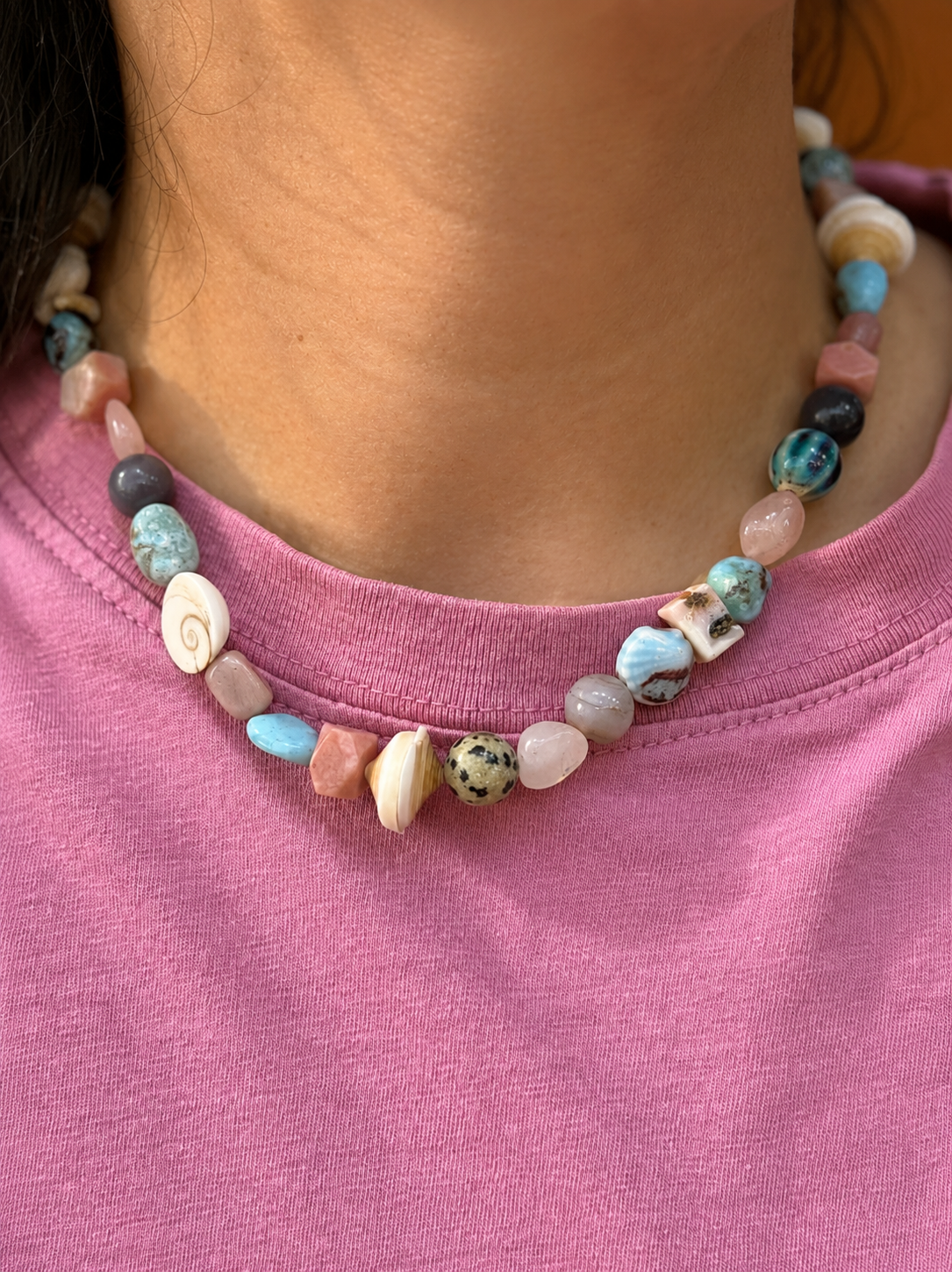 Belle Mer – Halskette mit Edelstein-Mix, Shiva Eye und Muscheln – Ansicht 2