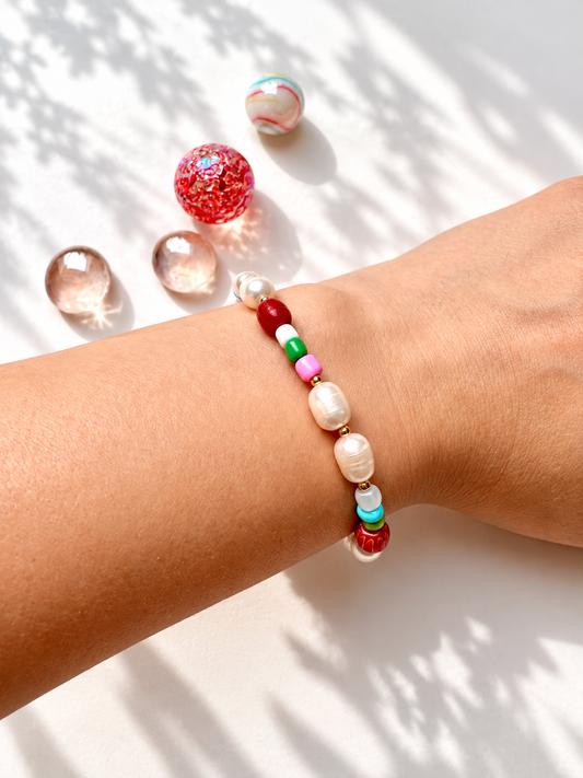 Confetti Candy – buntes Perlenarmband mit Süßwasserperlen und Glasperlen – Ansicht 2