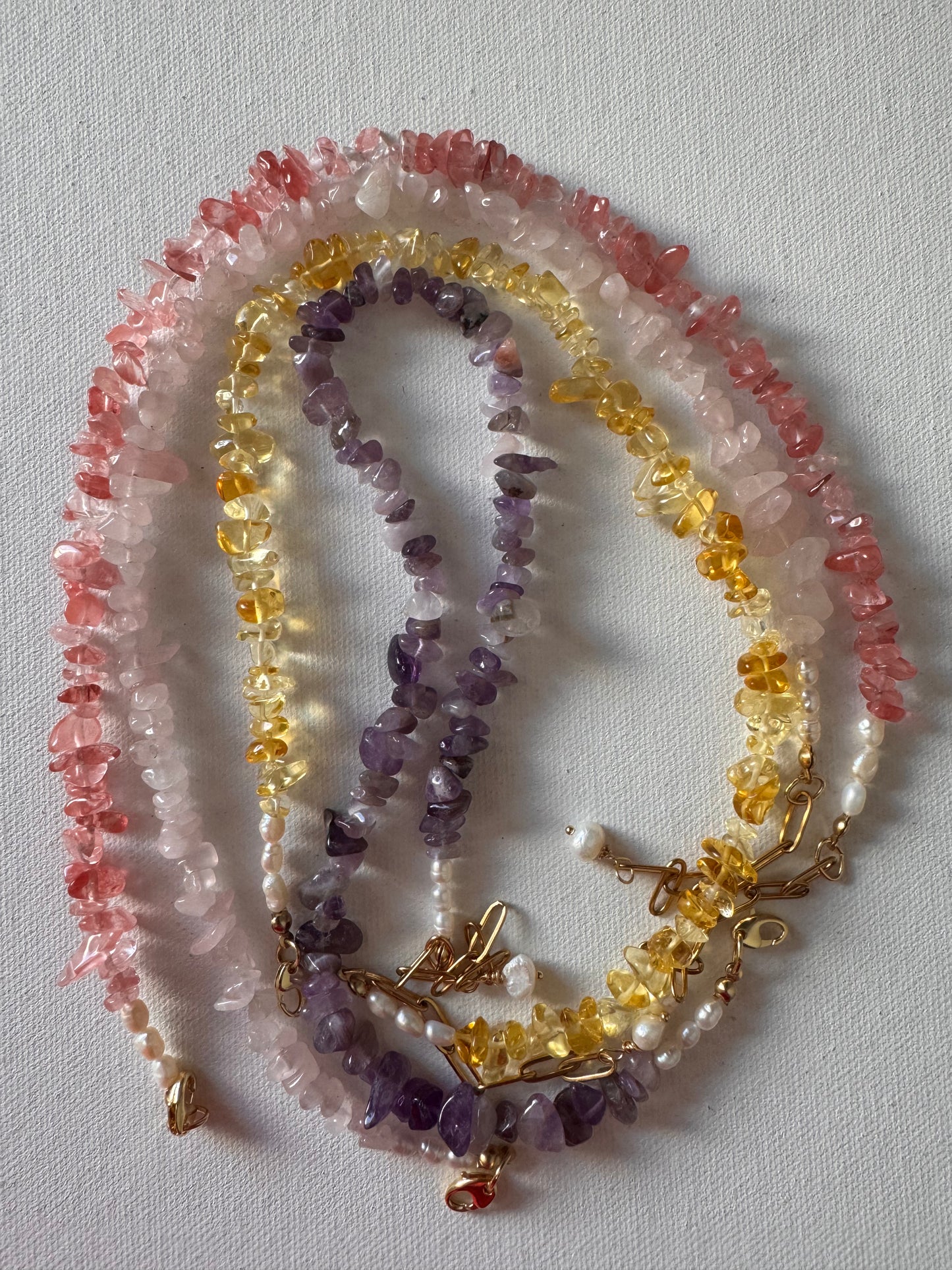 Gem Chip Necklace – 18k vergoldete Halskette mit Edelsteinchips in 4 Farben