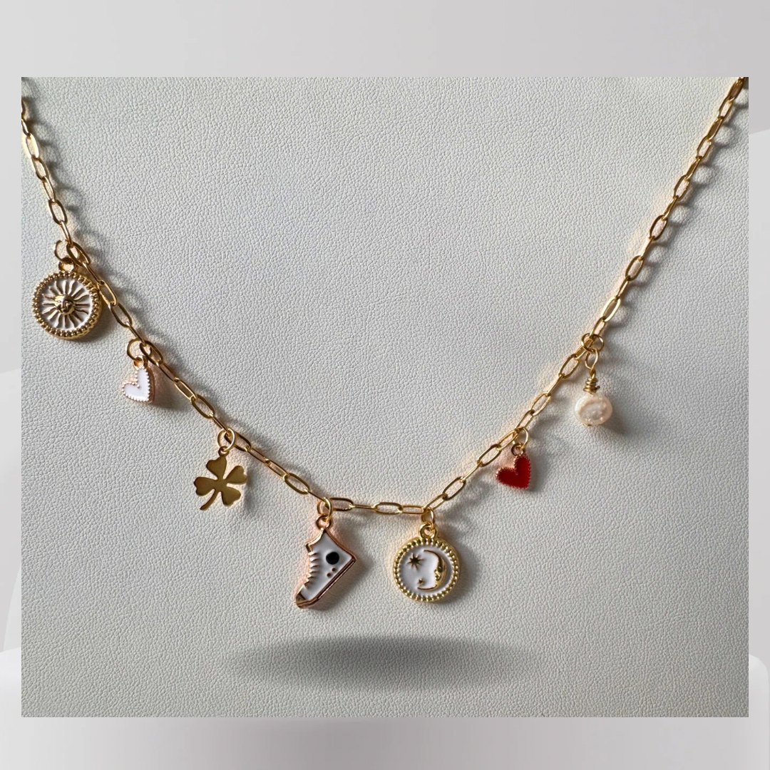 Lucky Charm Necklace – 18k vergoldete Halskette mit Symbolanhängern