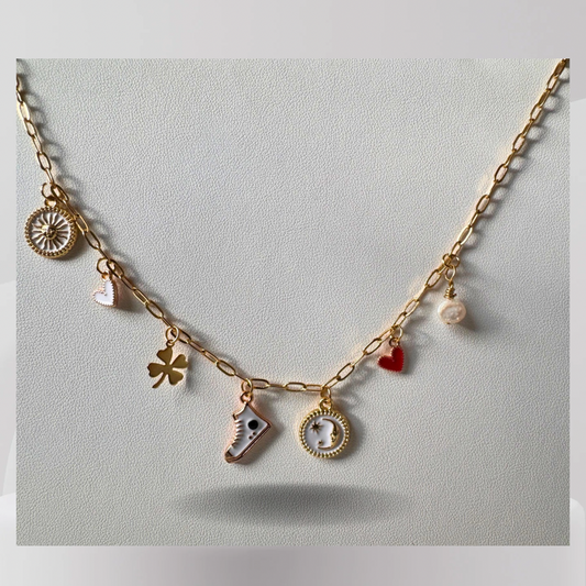 Lucky Charm Necklace – 18k vergoldete Halskette mit Symbolanhängern