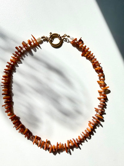 Sunset Pearl – Muschelperlen Halskette mit Süßwasserperlen handgefertigt