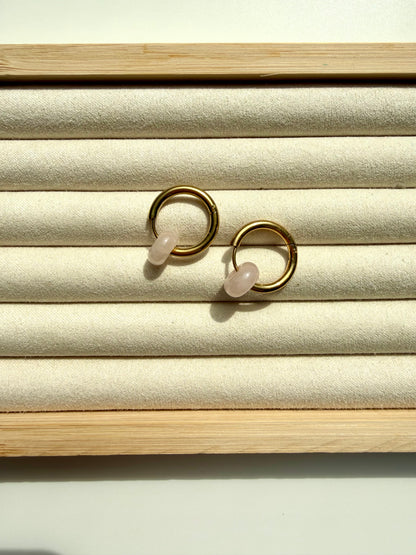 Mini Stone Circle – Ohrringe mit Donut Edelstein-Anhängern & Edelstahl 18k vergoldet