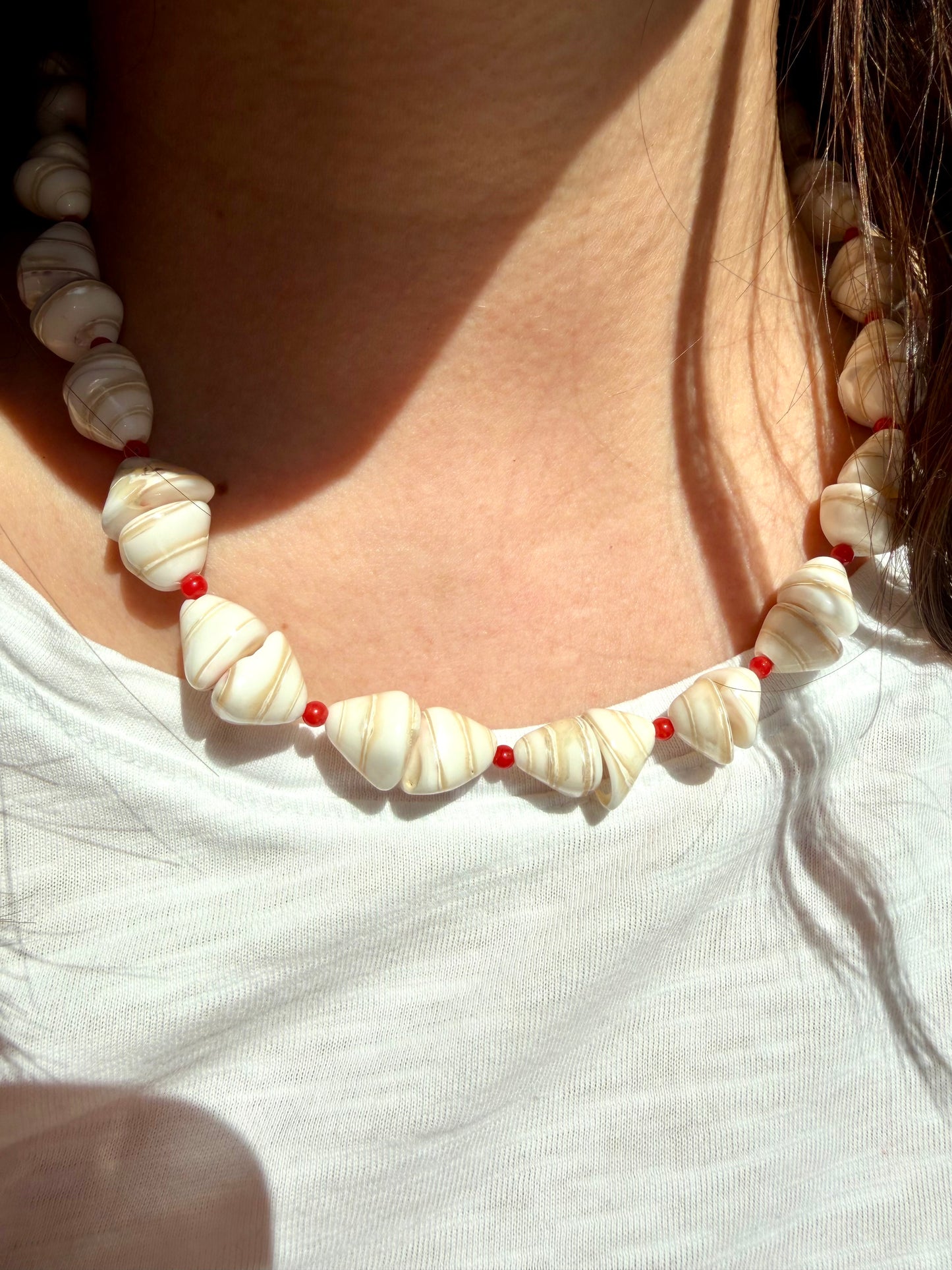 Coral Shell – Necklace with Shell Pearls & Red Accents – Handmade