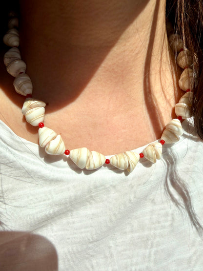 Coral Shell – Necklace with Shell Pearls & Red Accents – Handmade
