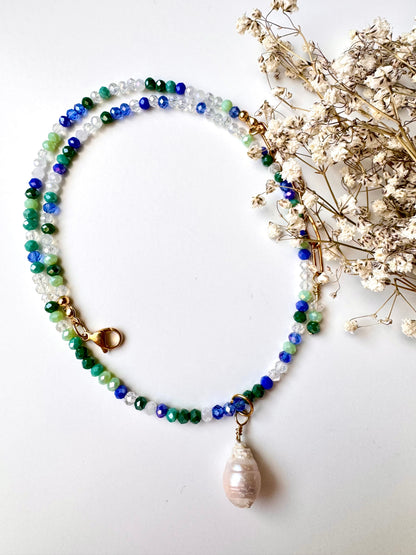 Bunte Edelstein-Halskette • Facettierte Perlen & Barockperle • 18k vergoldet