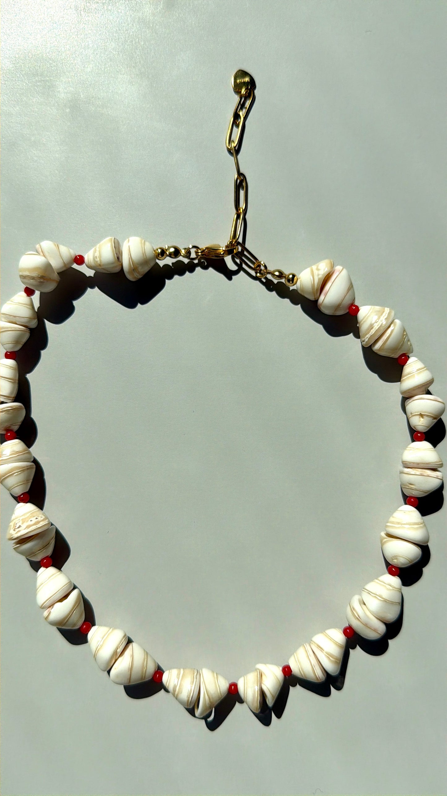 Coral Shell – Necklace with Shell Pearls & Red Accents – Handmade