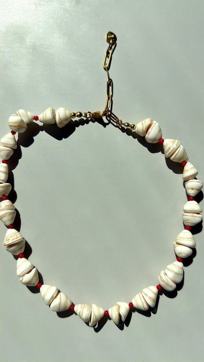Coral Shell – Necklace with Shell Pearls & Red Accents – Handmade