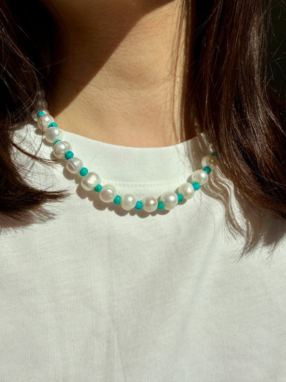 Aqua Pearl – Süßwasserperlen Halskette mit Glasperlen – handgefertigt