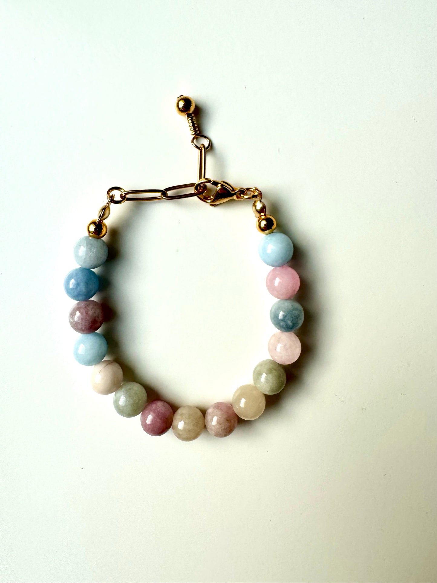 Bubble – Armband aus Morganit-Edelsteinen mit 18k vergoldeten Details – handgefertigt