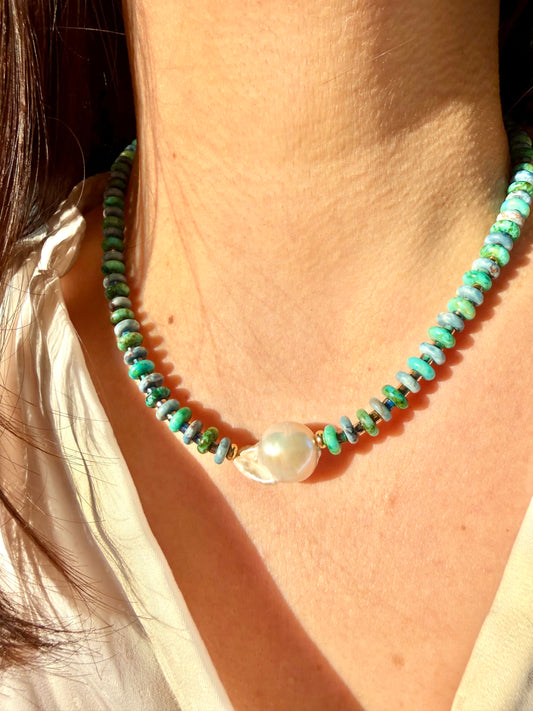 Lagoon Pearl – 18 k vergoldete Edelstein-Halskette mit Süßwasserperle – handgefertigt