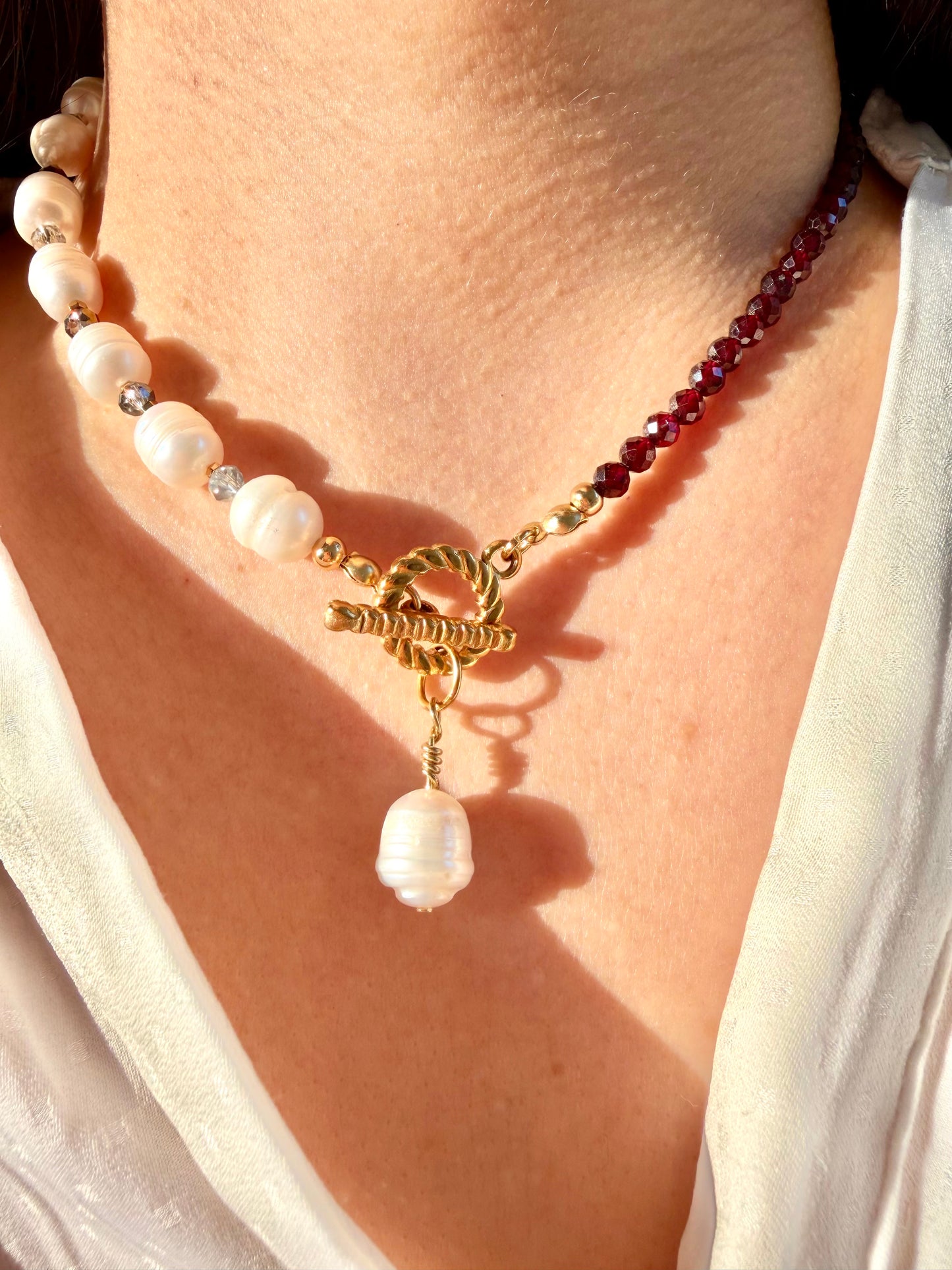 Ruby Pearl Glow – Garnet Necklace with Freshwater Pearls &amp; Toggle Clasp – Handmade