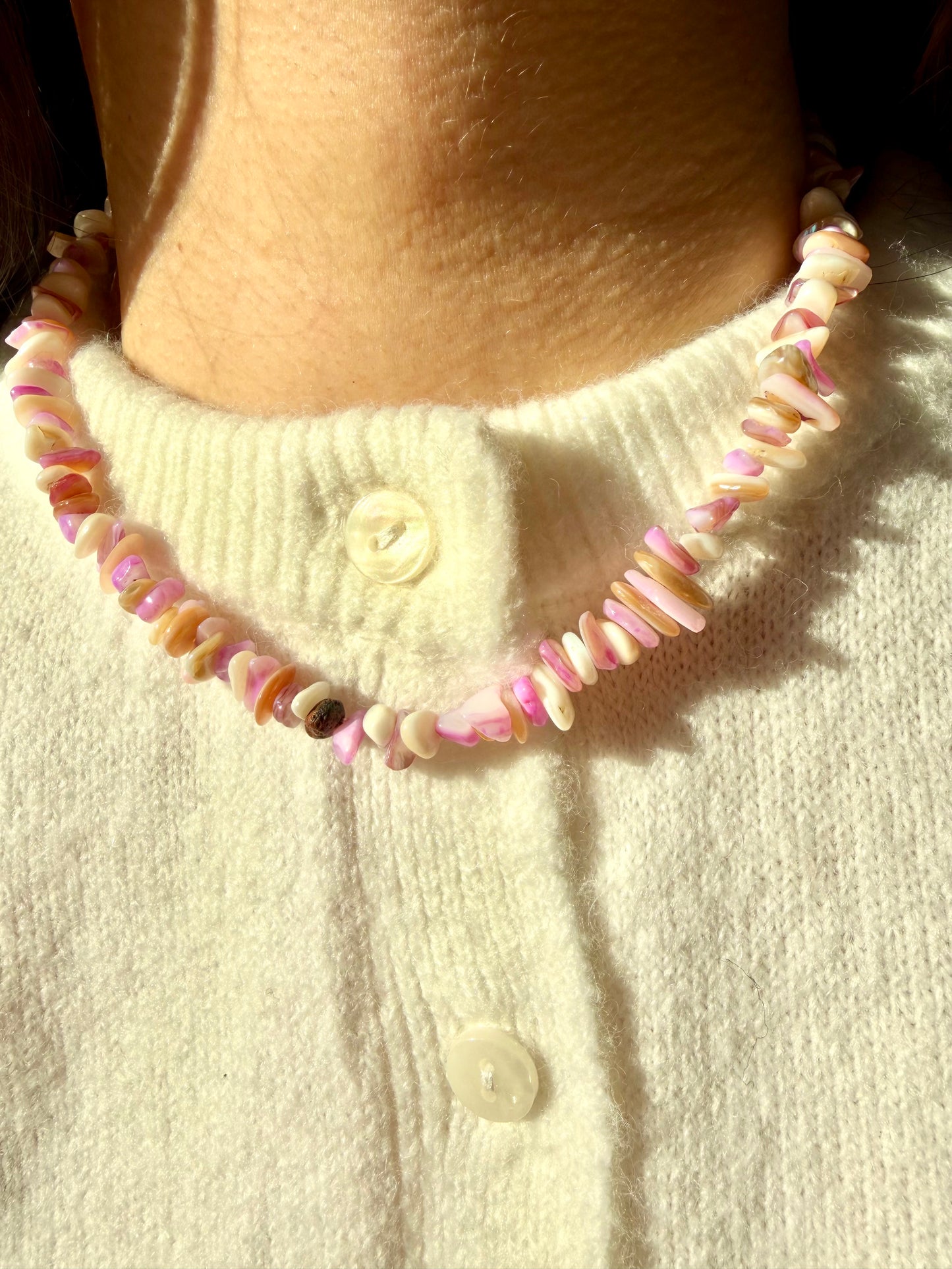 Pink Shell Glow – Muschel Kette in Pink- & Creme-Tönen – handgefertigt