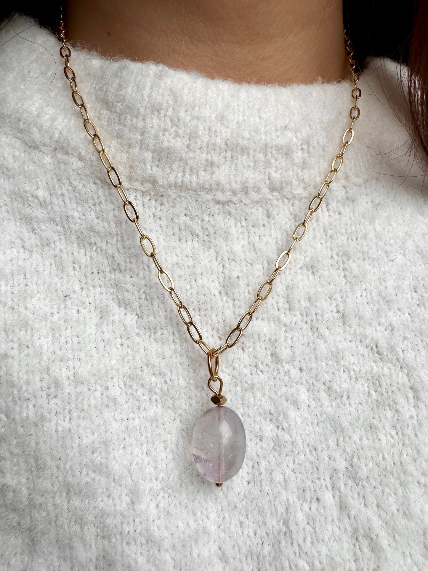 Limited Edition – Halskette mit Naturstein-Anhängern & vergoldeter Gliederkette – handgefertigt